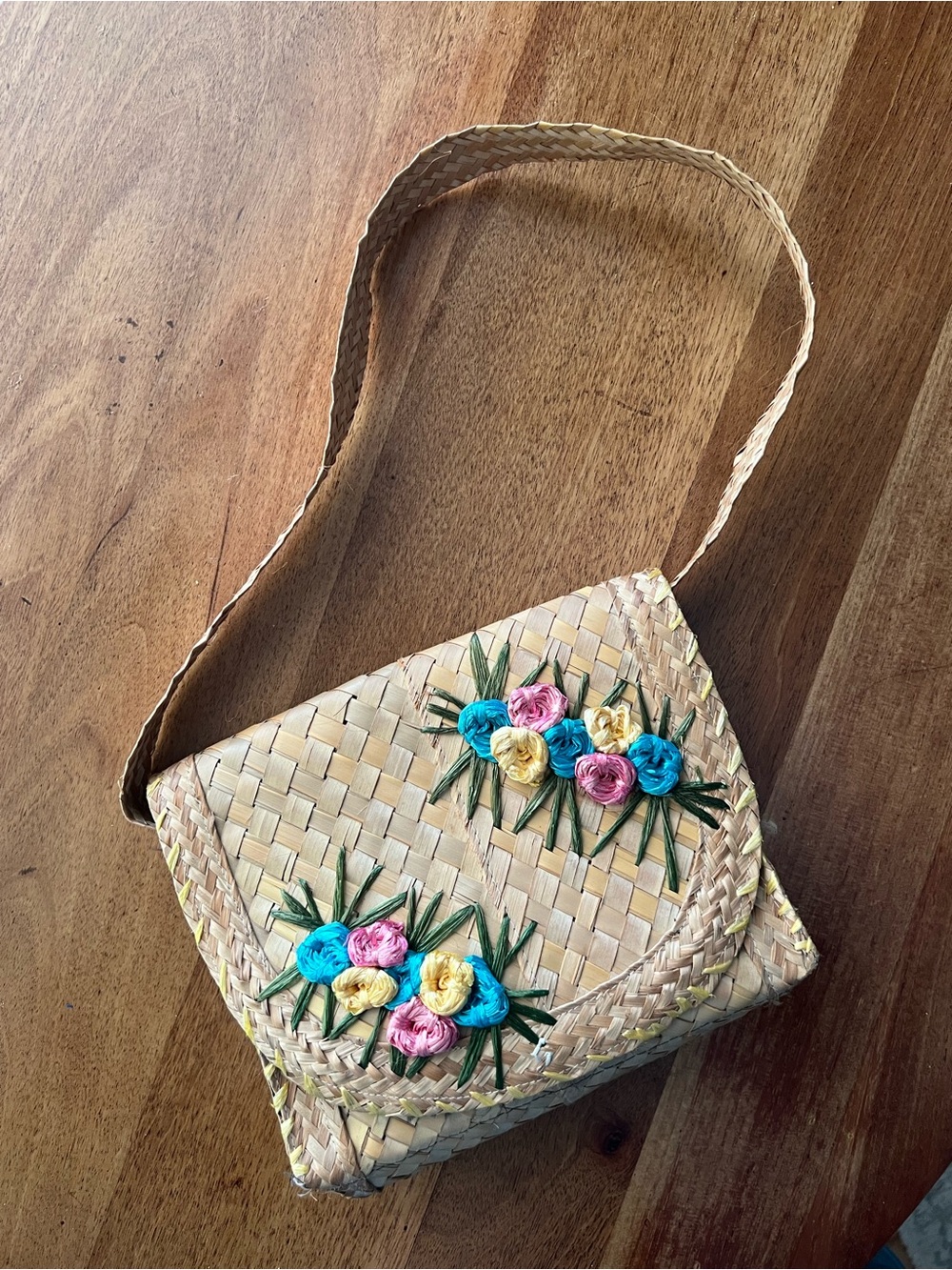 Vintage 60s Handwoven Straw Raffia Shoulder Bag made in The Bahamas